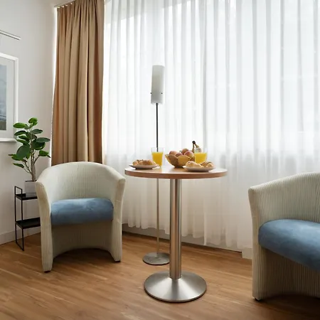 Schoene I Kostenloses Parken I Home2share アパート
