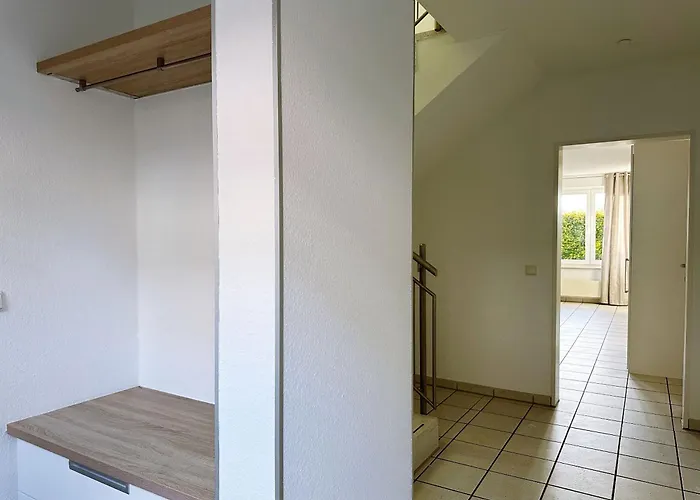 Schöne I Private Parkplätze I Home2share Apartment